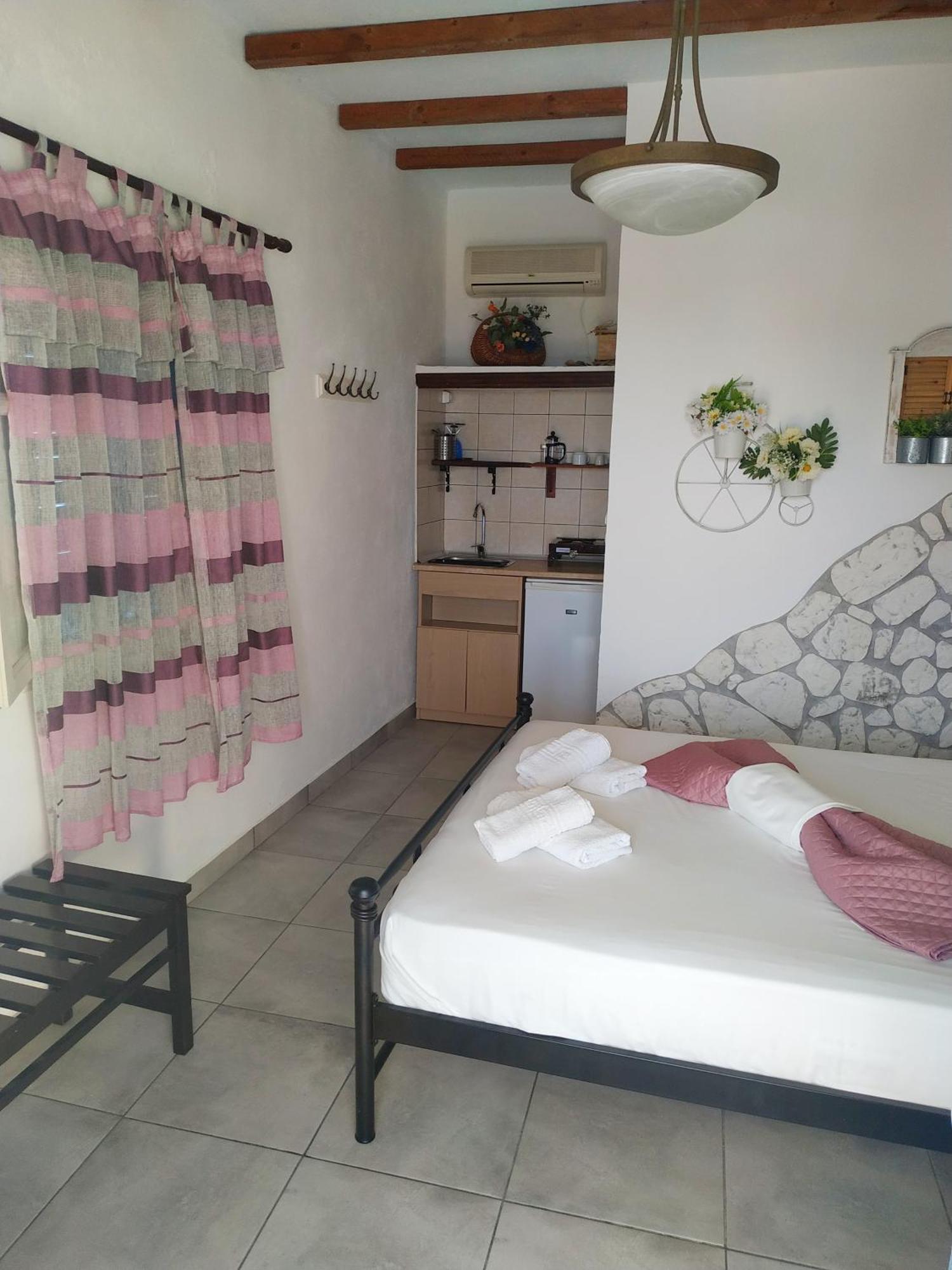 Lucas B Panorama Daire Alopronia Dış mekan fotoğraf