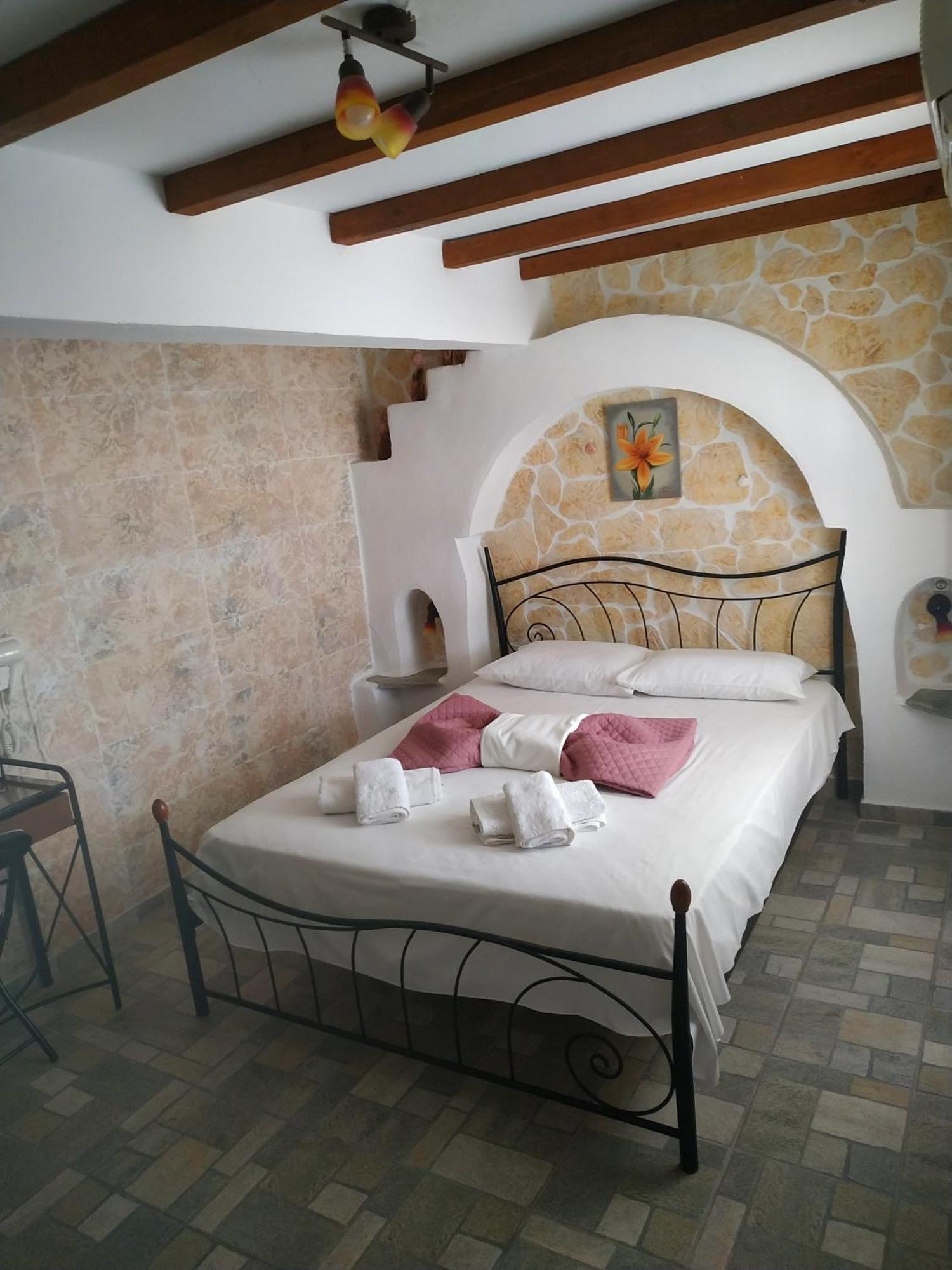 Lucas B Panorama Daire Alopronia Dış mekan fotoğraf